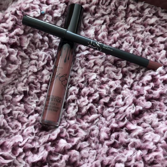 Kylie lipkit- love bite - Picture 2 of 2